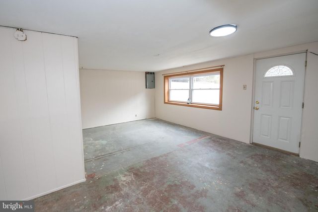 3341 LESTER RD, Philadelphia, PA 19154