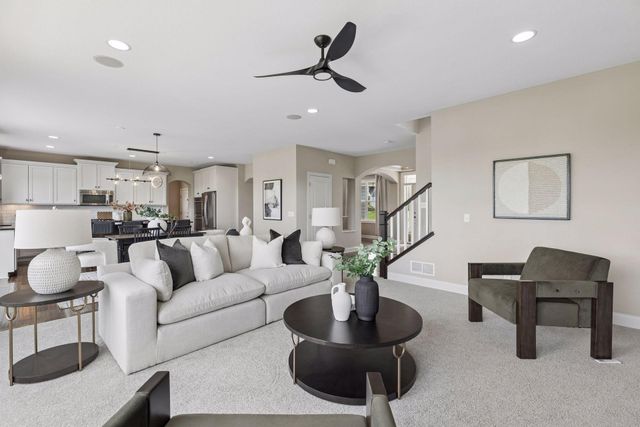 9080 Princeton Circle, Woodbury, MN 55125