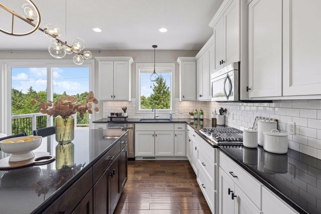 9080 Princeton Circle, Woodbury, MN 55125