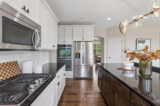 9080 Princeton Circle, Woodbury, MN 55125