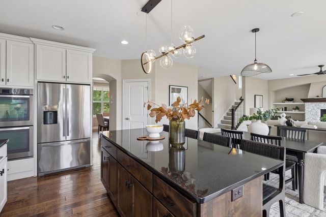 9080 Princeton Circle, Woodbury, MN 55125