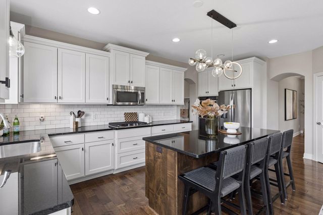 9080 Princeton Circle, Woodbury, MN 55125