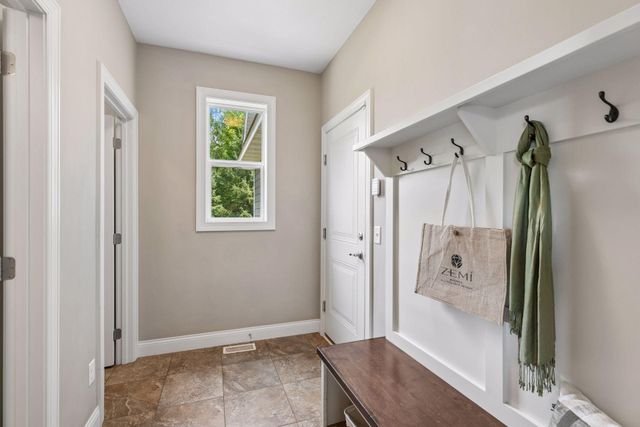 9080 Princeton Circle, Woodbury, MN 55125