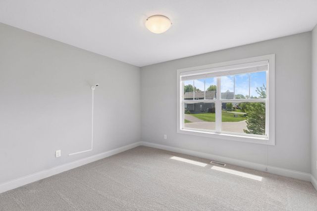9080 Princeton Circle, Woodbury, MN 55125