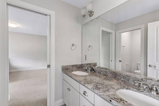 9080 Princeton Circle, Woodbury, MN 55125