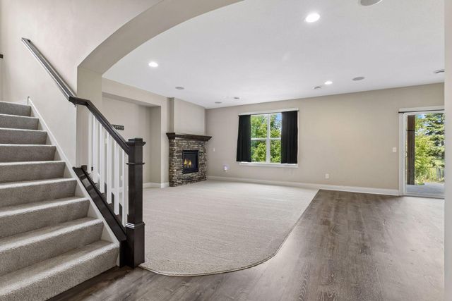 9080 Princeton Circle, Woodbury, MN 55125