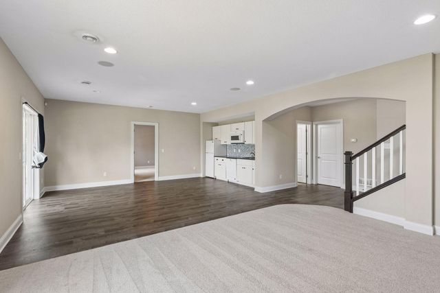 9080 Princeton Circle, Woodbury, MN 55125