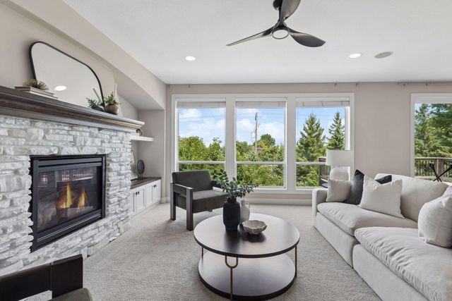 9080 Princeton Circle, Woodbury, MN 55125