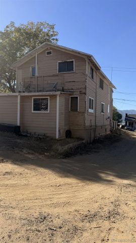 176 Olive St, Lake Elsinore, CA 92530