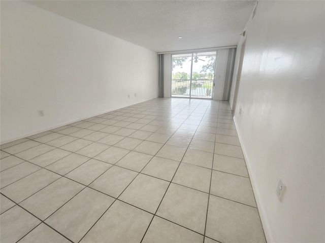 7751 Southampton Terrace 213, Tamarac, FL 33321