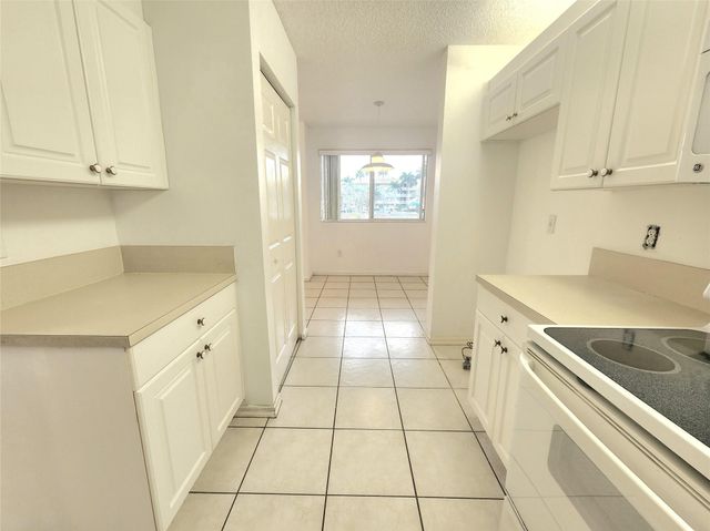 7751 Southampton Terrace 213, Tamarac, FL 33321