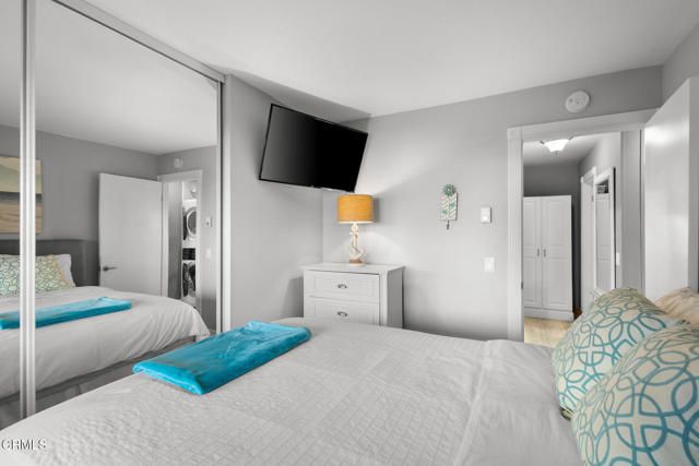 275 E Surfside Drive, Port Hueneme, CA 93041