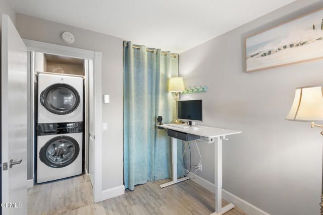 275 E Surfside Drive, Port Hueneme, CA 93041