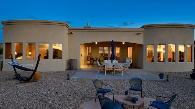 255 DIAMOND TAIL Road, Placitas, NM 87043