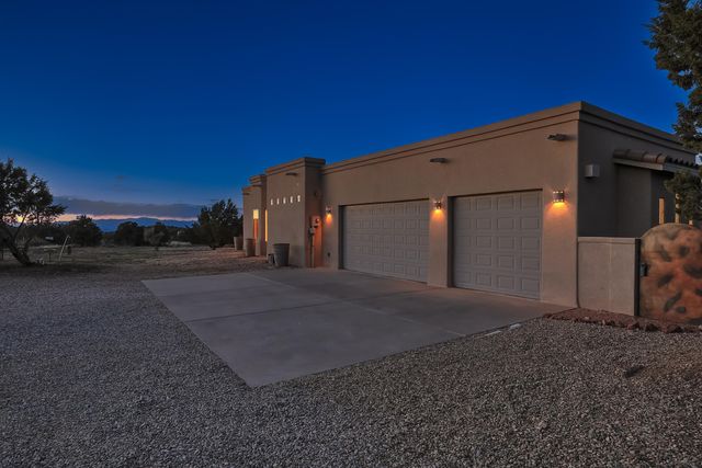 255 DIAMOND TAIL Road, Placitas, NM 87043