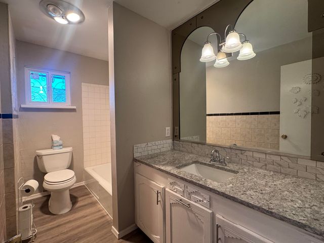 7700 Palo Duro Avenue NE, Albuquerque, NM 87110