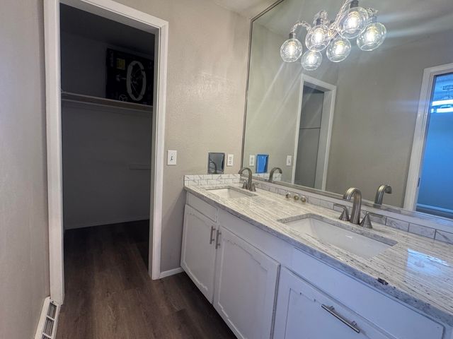 7700 Palo Duro Avenue NE, Albuquerque, NM 87110