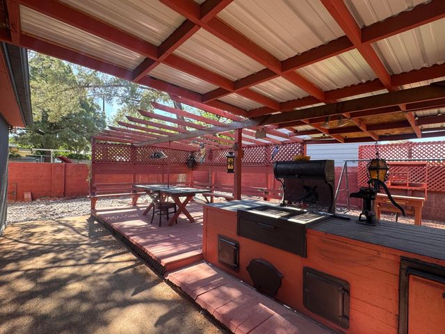 7700 Palo Duro Avenue NE, Albuquerque, NM 87110