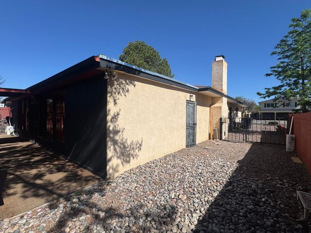 7700 Palo Duro Avenue NE, Albuquerque, NM 87110