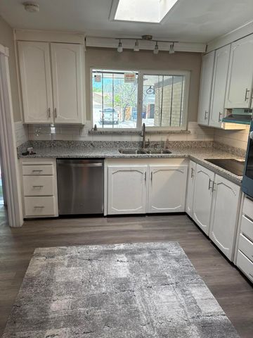 7700 Palo Duro Avenue NE, Albuquerque, NM 87110
