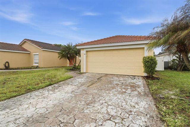 38 VANNA COURT, Orlando, FL 32807