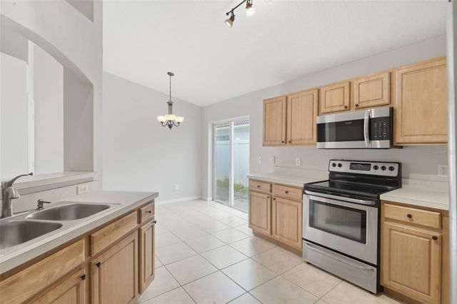 38 VANNA COURT, Orlando, FL 32807