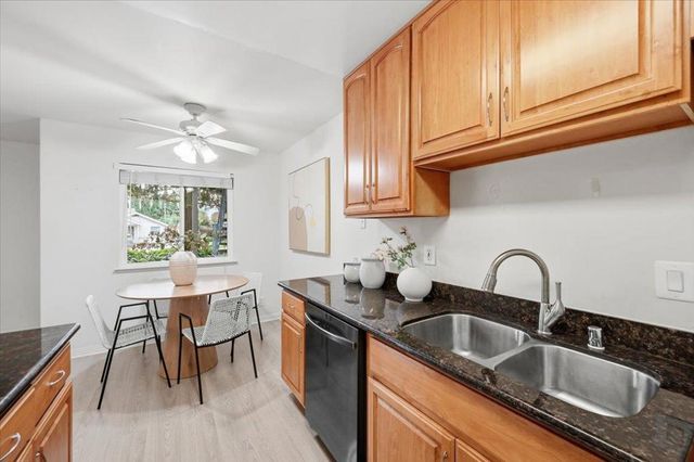 723 Sierra Vista Avenue 2, Mountain View, CA 94043