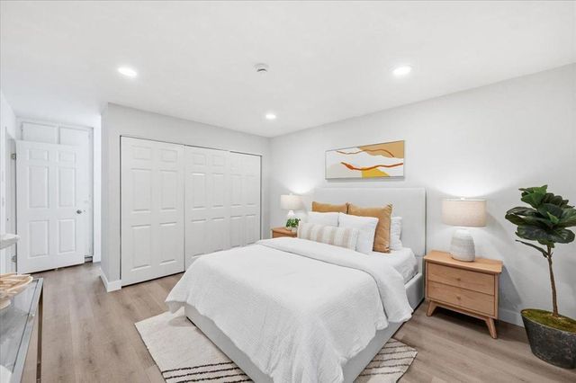 723 Sierra Vista Avenue 2, Mountain View, CA 94043