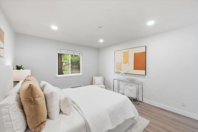 723 Sierra Vista Avenue 2, Mountain View, CA 94043
