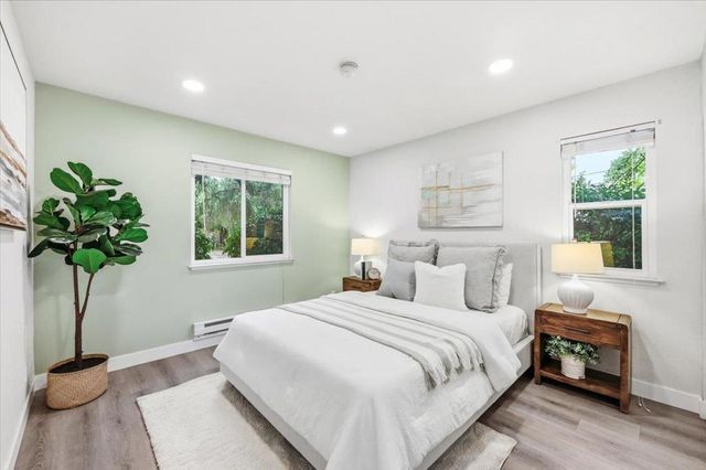723 Sierra Vista Avenue 2, Mountain View, CA 94043
