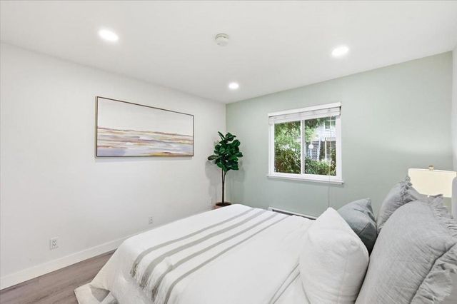 723 Sierra Vista Avenue 2, Mountain View, CA 94043