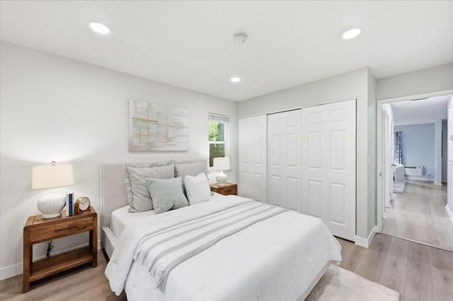 723 Sierra Vista Avenue 2, Mountain View, CA 94043
