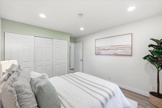 723 Sierra Vista Avenue 2, Mountain View, CA 94043