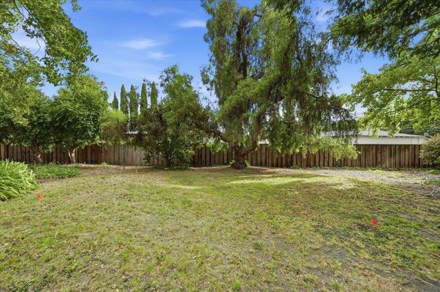 723 Sierra Vista Avenue 2, Mountain View, CA 94043