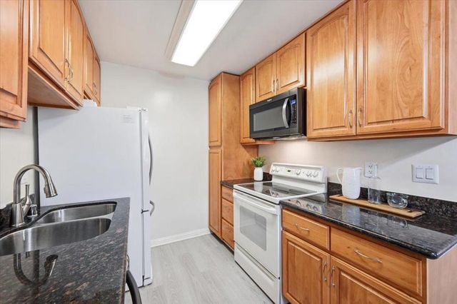 723 Sierra Vista Avenue 2, Mountain View, CA 94043