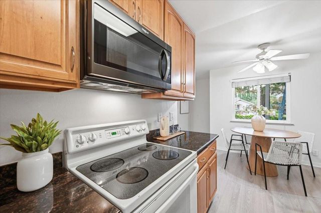 723 Sierra Vista Avenue 2, Mountain View, CA 94043
