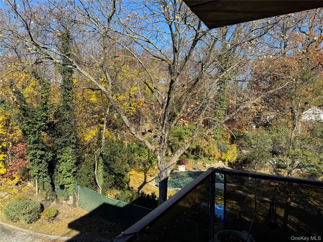 1101 Midland Avenue 402, Bronxville, NY 10708