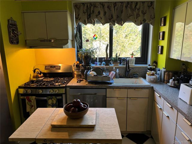 1101 Midland Avenue 402, Bronxville, NY 10708