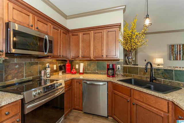 504 Riverhaven Pl Unit 504, Hoover, AL 35244