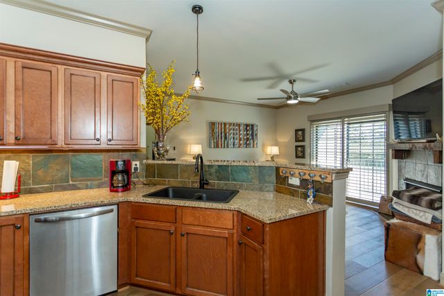 504 Riverhaven Pl Unit 504, Hoover, AL 35244