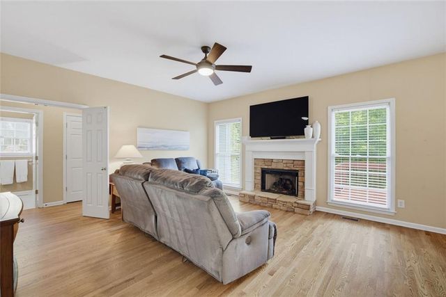 211 Sweetbriar Lane, Canton, GA 30115