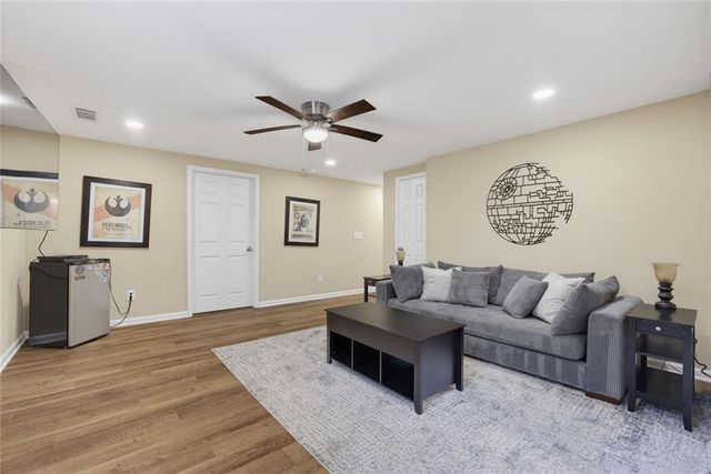 211 Sweetbriar Lane, Canton, GA 30115