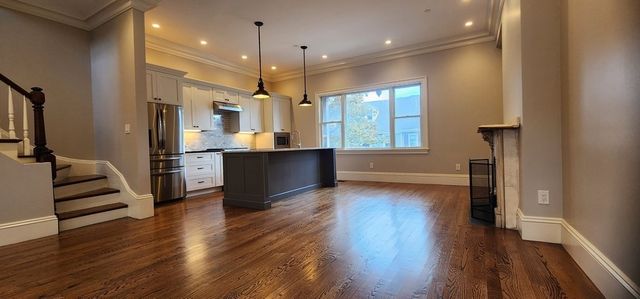 118 F, Boston, MA 02127