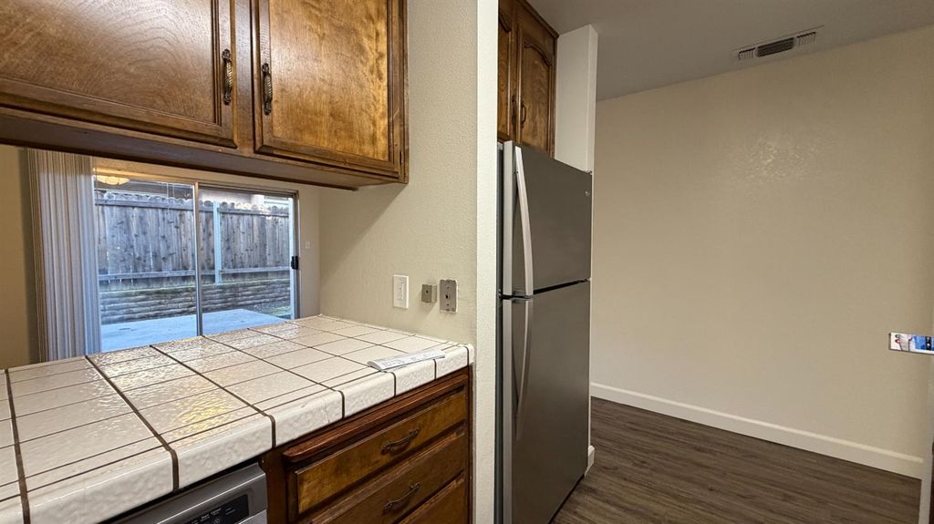 Image 10 of property listing at 5707 N Valentine Avenue # 101, Fresno, CA 93711
