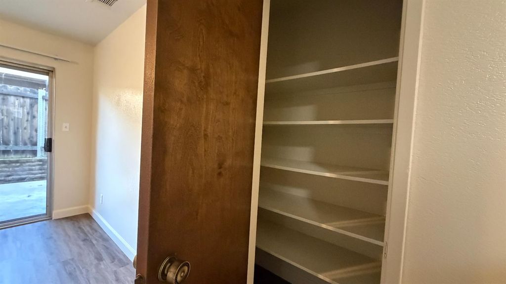 Image 11 of property listing at 5707 N Valentine Avenue # 101, Fresno, CA 93711