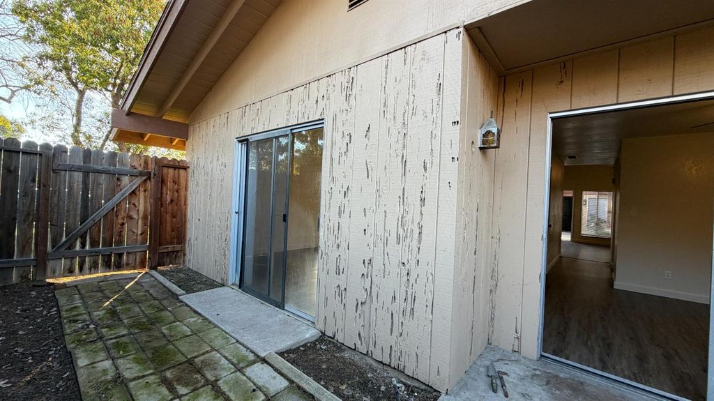 Image 14 of property listing at 5707 N Valentine Avenue # 101, Fresno, CA 93711