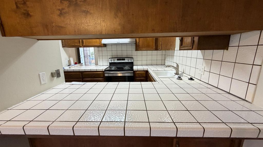 Image 17 of property listing at 5707 N Valentine Avenue # 101, Fresno, CA 93711