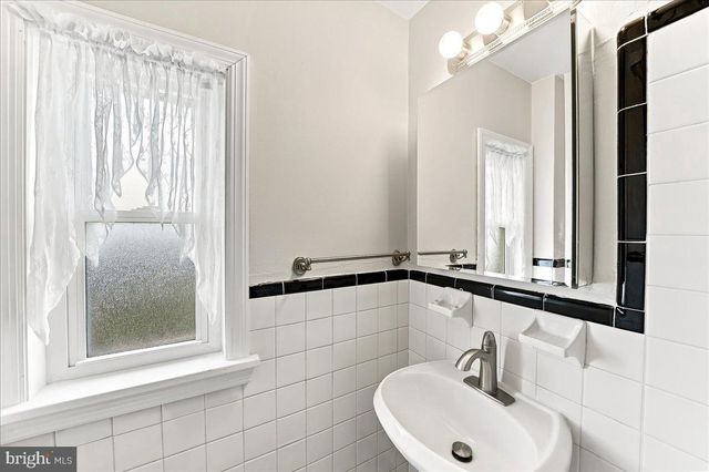 1126 AGNEW DR, Drexel Hill, PA 19026