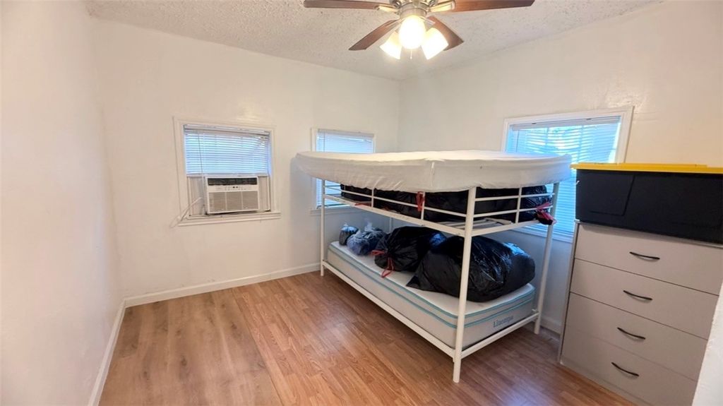 910 E Lakeside, Corpus Christi, TX 78418 — photo 5
