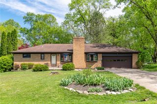 1176 Geneva Road, Beavercreek, OH 45434